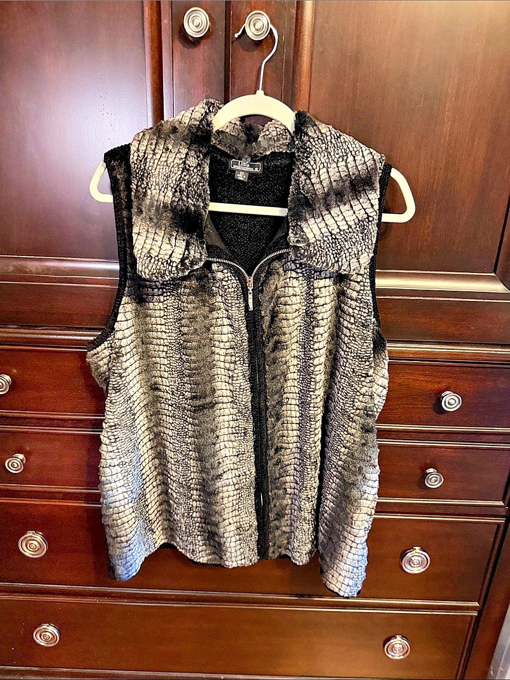 LB International Animal Print Faux Fur Trim Vest Size 2X Like New